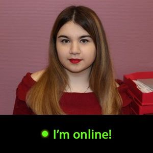 CourtneyKissesU