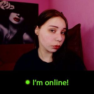Melanie-Sexy-Kiss